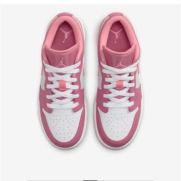 Air Jordan 1 Low (GS) 6Y - Picture 2 of 9